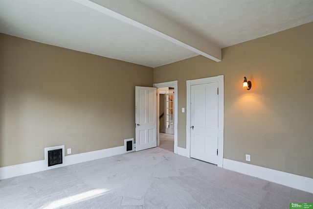 5012 Cass Street, Omaha, NE 68132