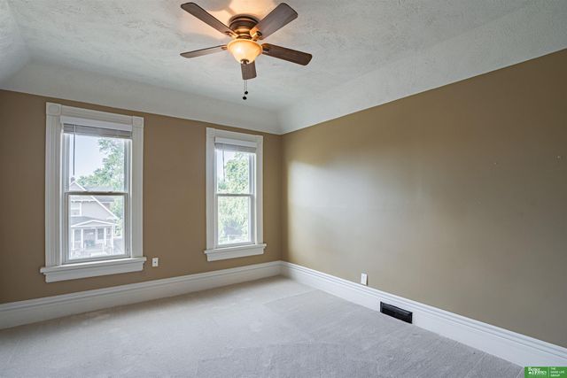 5012 Cass Street, Omaha, NE 68132
