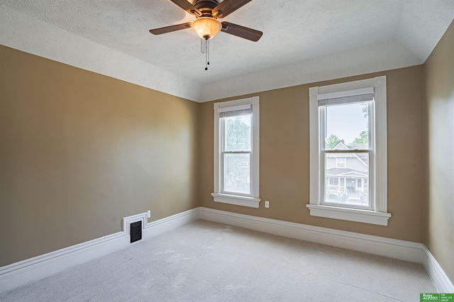 5012 Cass Street, Omaha, NE 68132