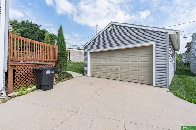 5012 Cass Street, Omaha, NE 68132