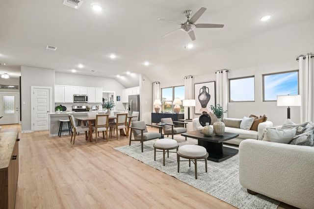 154 Tolo DR, Elgin, TX 78621