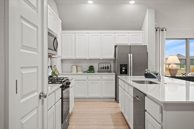 154 Tolo DR, Elgin, TX 78621