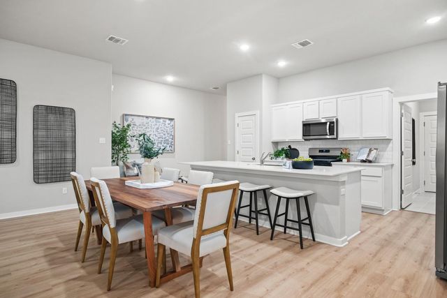 154 Tolo DR, Elgin, TX 78621