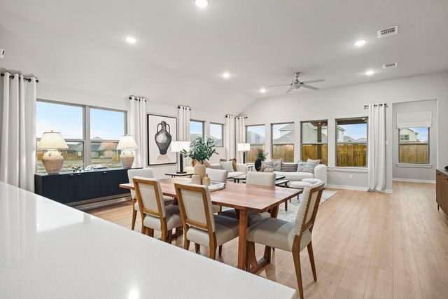 154 Tolo DR, Elgin, TX 78621