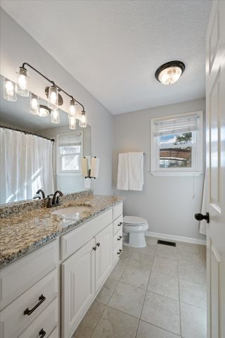 208 Bass Dr, Mount Juliet, TN 37122