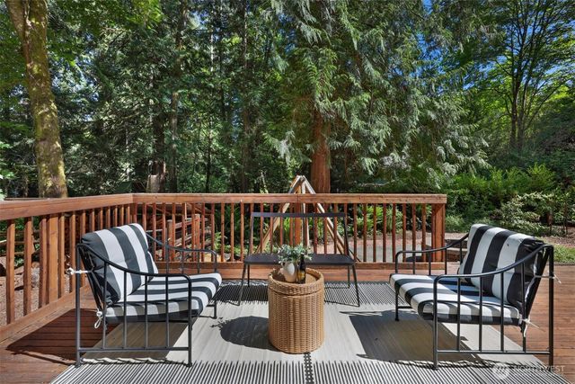 6955 NE Hidden Cove Road, Bainbridge Island, WA 98110