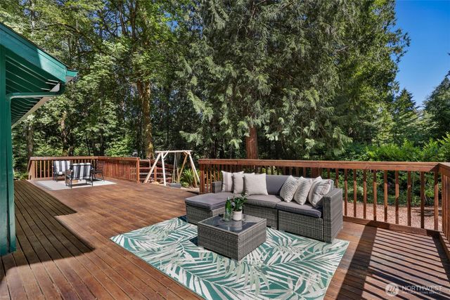 6955 NE Hidden Cove Road, Bainbridge Island, WA 98110