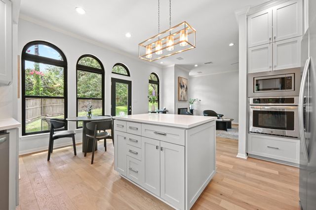 1107 Bowie RD, Austin, TX 78733