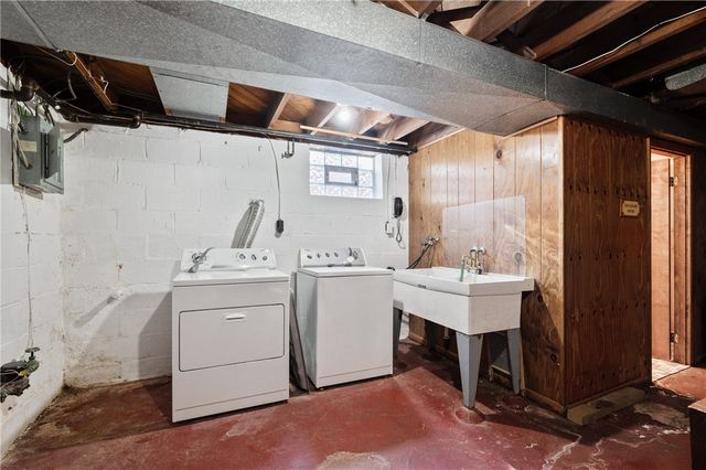 951 Rita Dr, Wilkins Twp, PA 15221