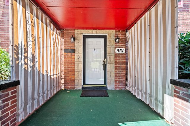 951 Rita Dr, Wilkins Twp, PA 15221