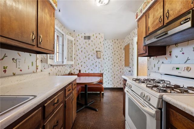 951 Rita Dr, Wilkins Twp, PA 15221