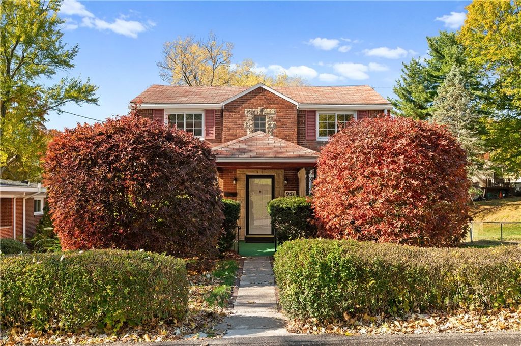 951 Rita Dr, Wilkins Twp, PA 15221