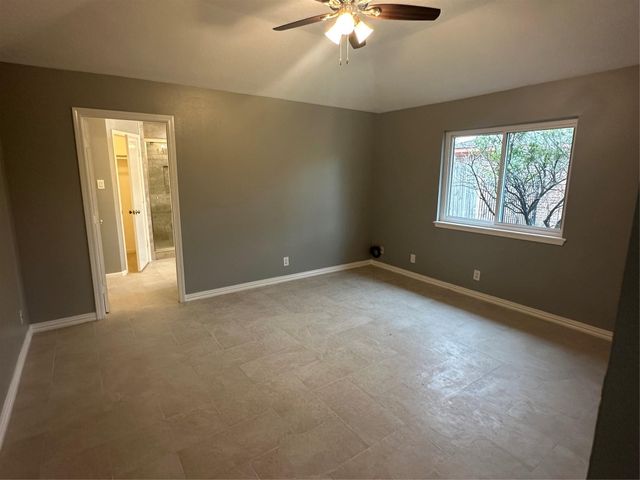 501 Cindyrella Drive, Highlands, TX 77562