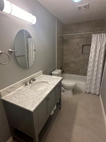 501 Cindyrella Drive, Highlands, TX 77562