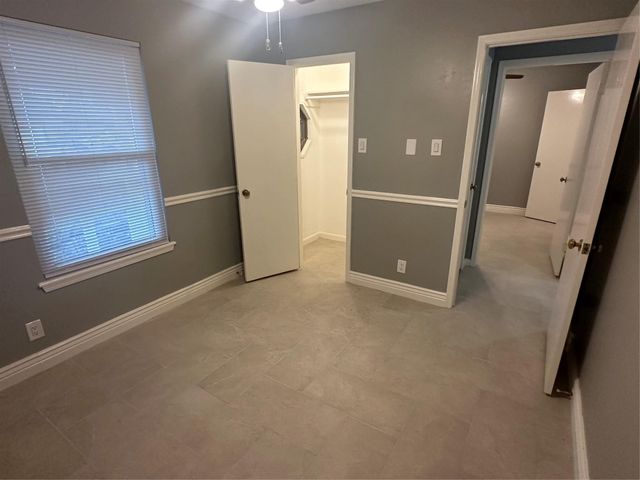 501 Cindyrella Drive, Highlands, TX 77562
