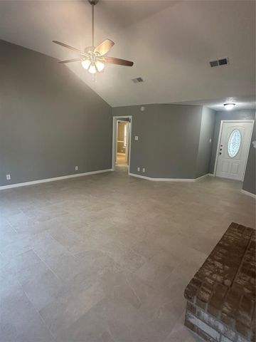 501 Cindyrella Drive, Highlands, TX 77562