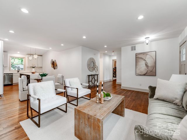 2114 Thurmond Place, Charlotte, NC 28205