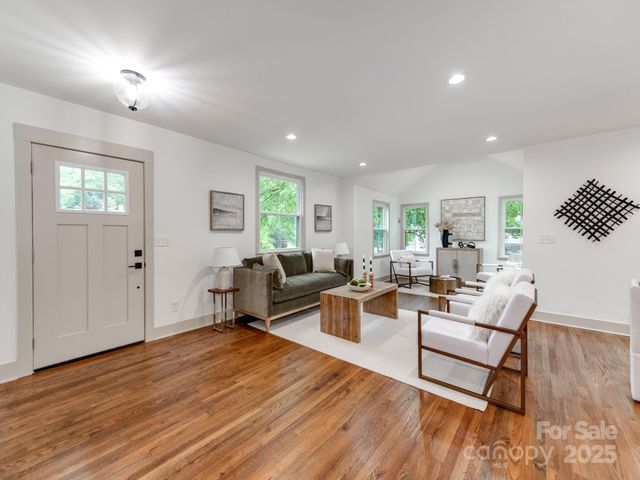 2114 Thurmond Place, Charlotte, NC 28205