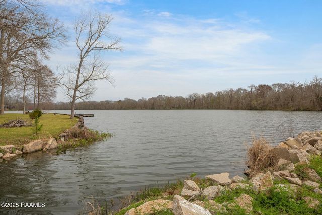 24 Hidden Hills, Arnaudville, LA 70512