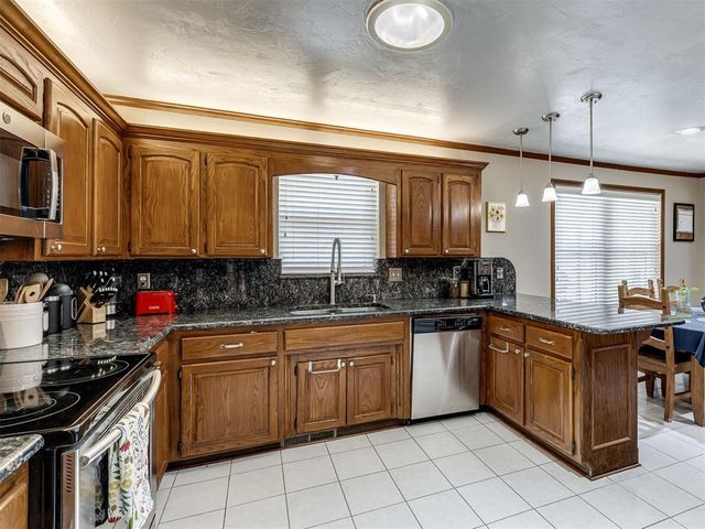 9921 Casa Linda, Oklahoma City, OK 73139