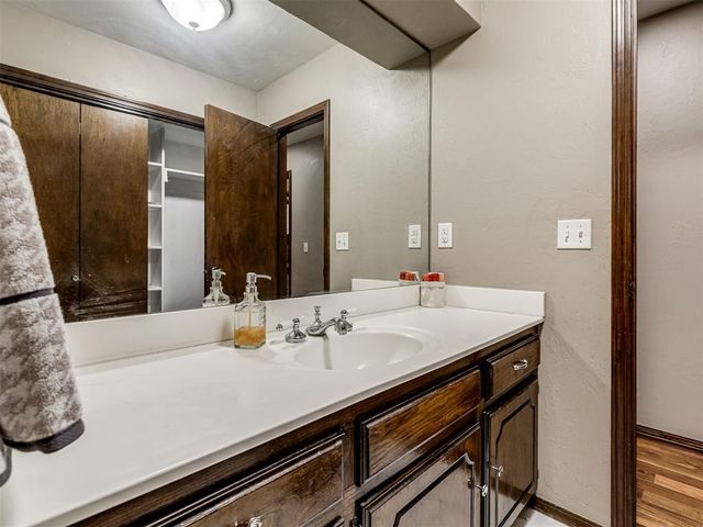 9921 Casa Linda, Oklahoma City, OK 73139