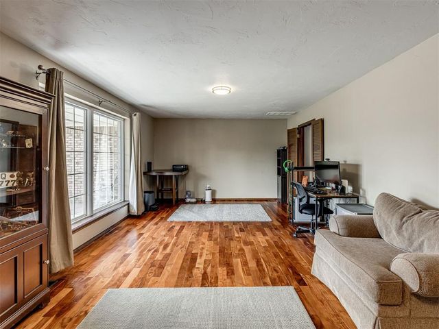 9921 Casa Linda, Oklahoma City, OK 73139