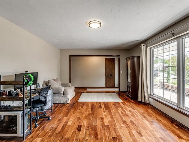 9921 Casa Linda, Oklahoma City, OK 73139