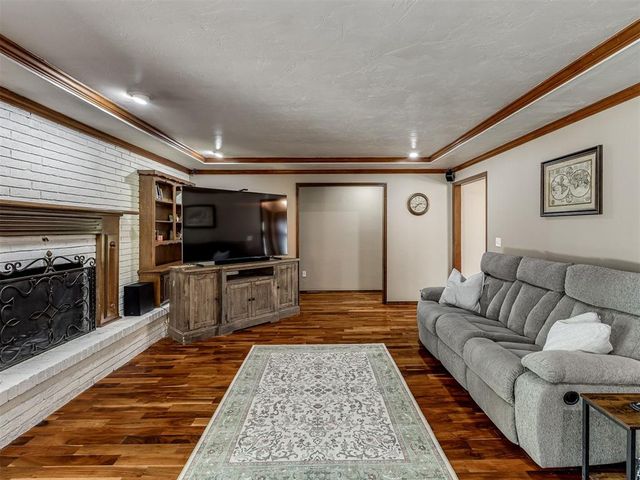 9921 Casa Linda, Oklahoma City, OK 73139