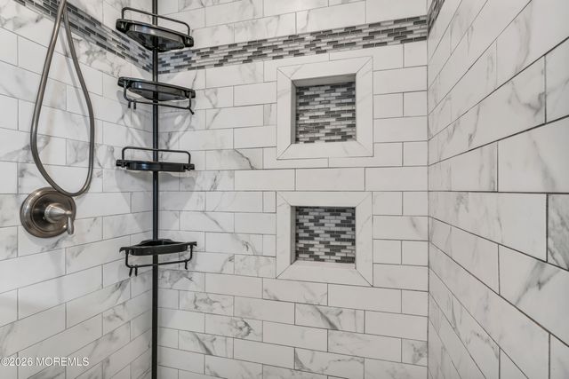 9 Ivy Place, Howell, NJ 07731