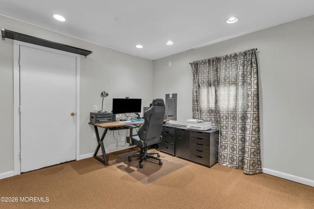 9 Ivy Place, Howell, NJ 07731