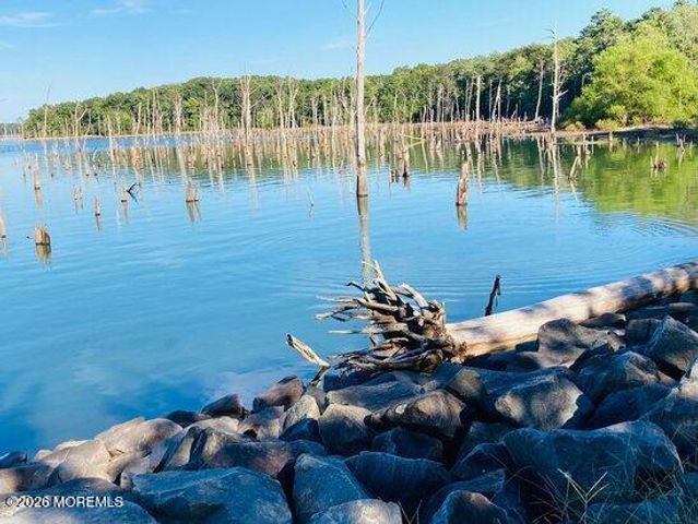 9 Ivy Place, Howell, NJ 07731