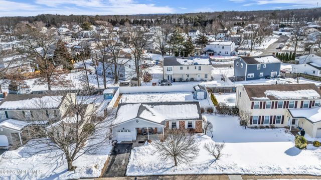 9 Ivy Place, Howell, NJ 07731