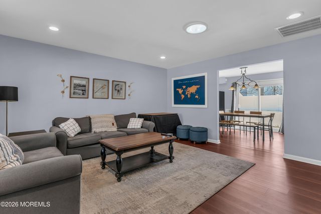 9 Ivy Place, Howell, NJ 07731