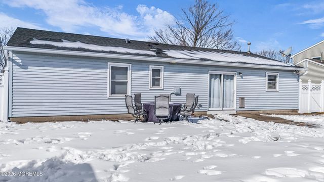 9 Ivy Place, Howell, NJ 07731