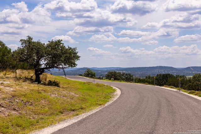 256 Dark Sky Path, Kerrville, TX 78028