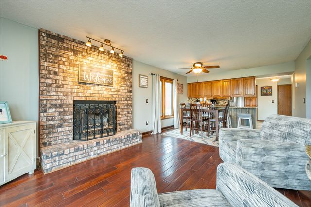 7900 Alpine Drive, Urbandale, IA 50322