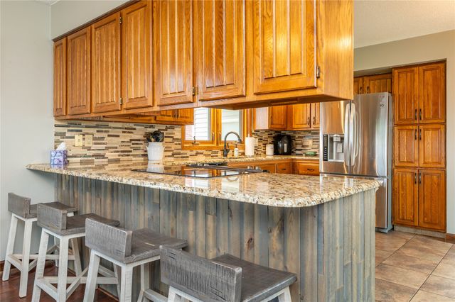 7900 Alpine Drive, Urbandale, IA 50322