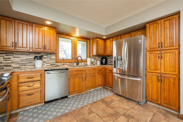 7900 Alpine Drive, Urbandale, IA 50322