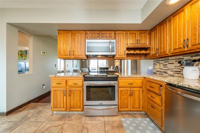 7900 Alpine Drive, Urbandale, IA 50322
