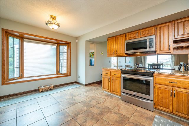 7900 Alpine Drive, Urbandale, IA 50322