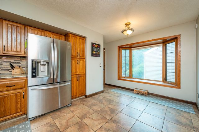 7900 Alpine Drive, Urbandale, IA 50322