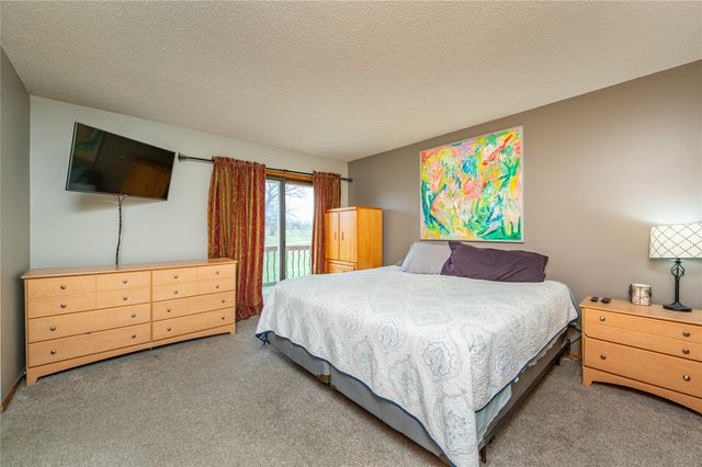 7900 Alpine Drive, Urbandale, IA 50322