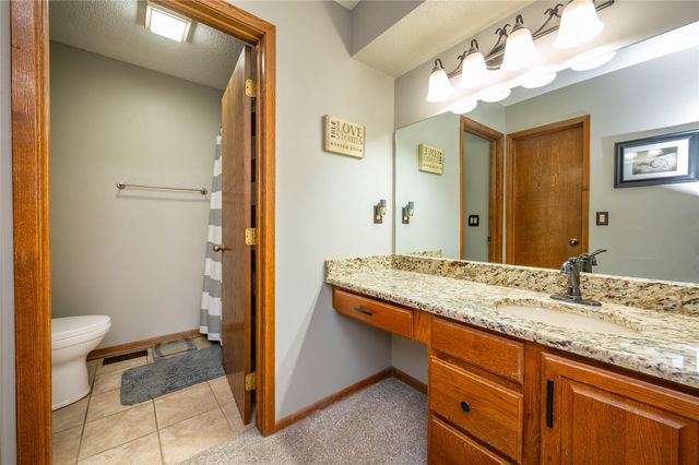 7900 Alpine Drive, Urbandale, IA 50322