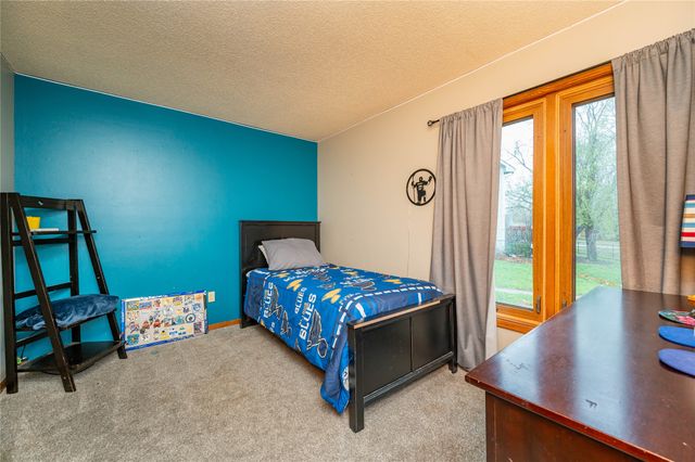 7900 Alpine Drive, Urbandale, IA 50322