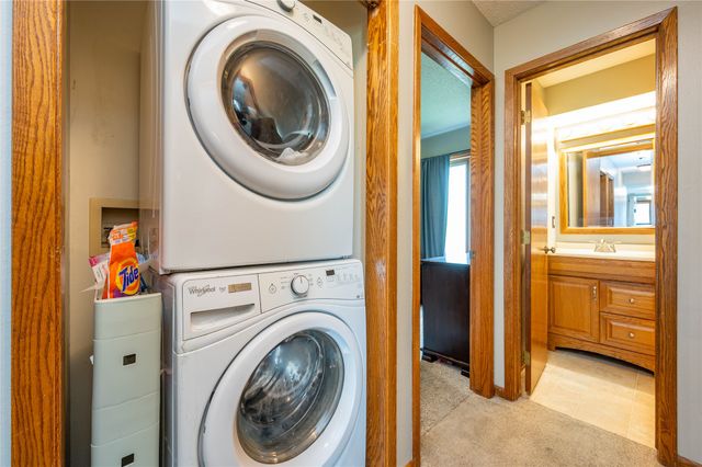 7900 Alpine Drive, Urbandale, IA 50322