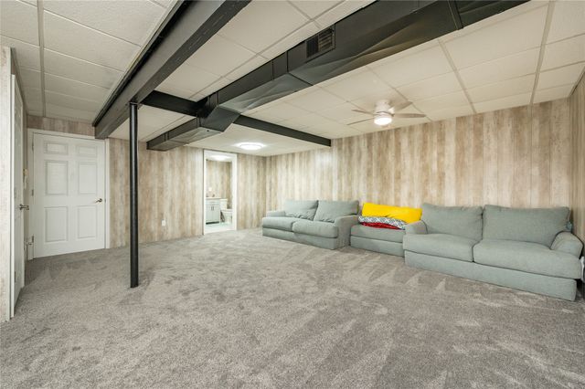 7900 Alpine Drive, Urbandale, IA 50322