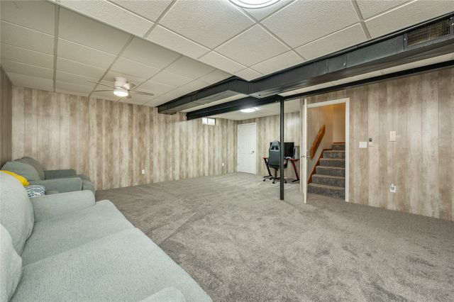 7900 Alpine Drive, Urbandale, IA 50322