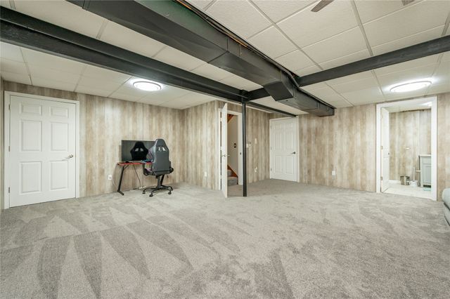 7900 Alpine Drive, Urbandale, IA 50322