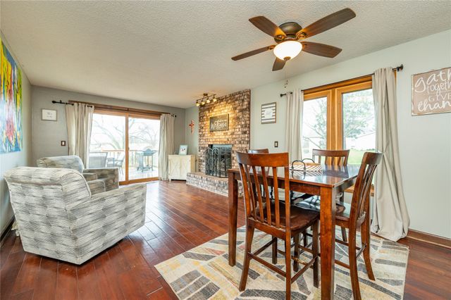 7900 Alpine Drive, Urbandale, IA 50322