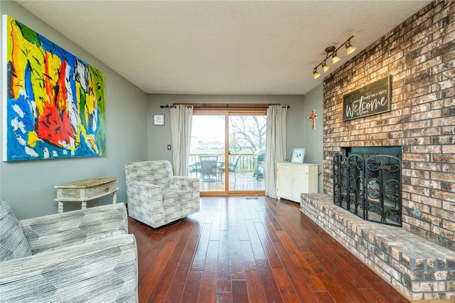 7900 Alpine Drive, Urbandale, IA 50322